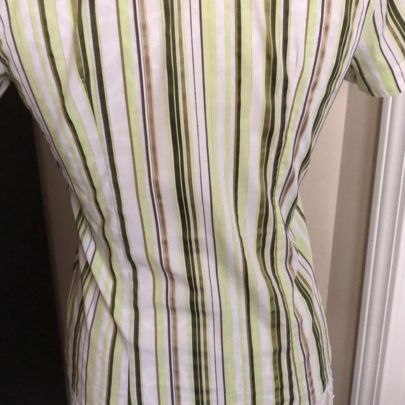 LIKE NEW Condition NEW YORK&company short sleeve button down shirt sizeXS multi - Picture 6 of 7